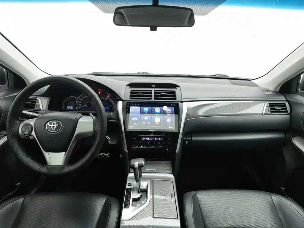 Toyota Camry 2015 — фото 5