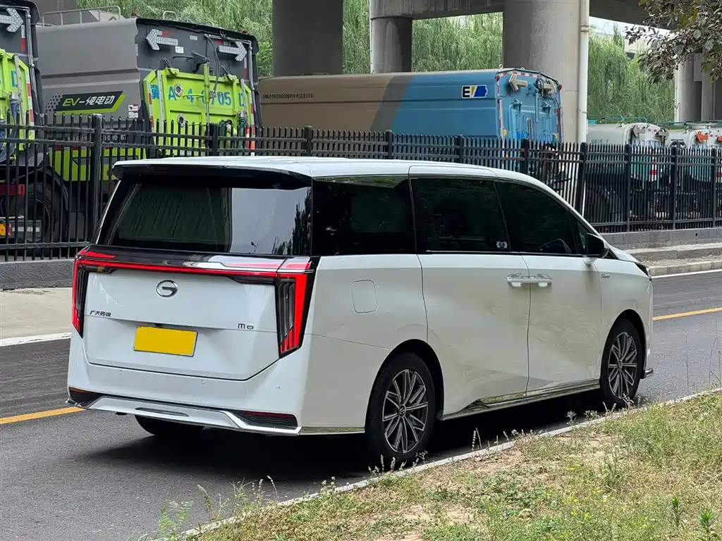 GAC Motor Trumpchi M8 2023 — фото 3