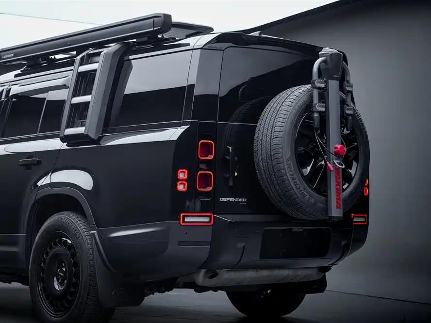 Land Rover Defender 2023 — фото 6