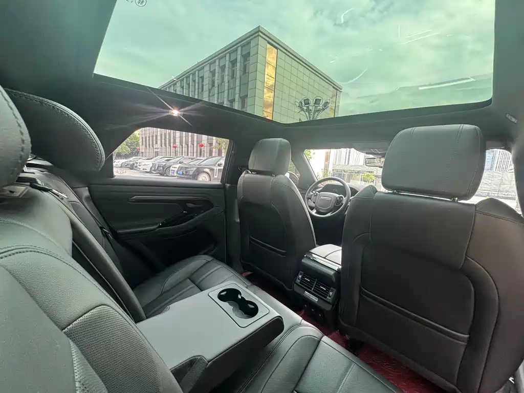 Land Rover Evoque 2021 — фото 18