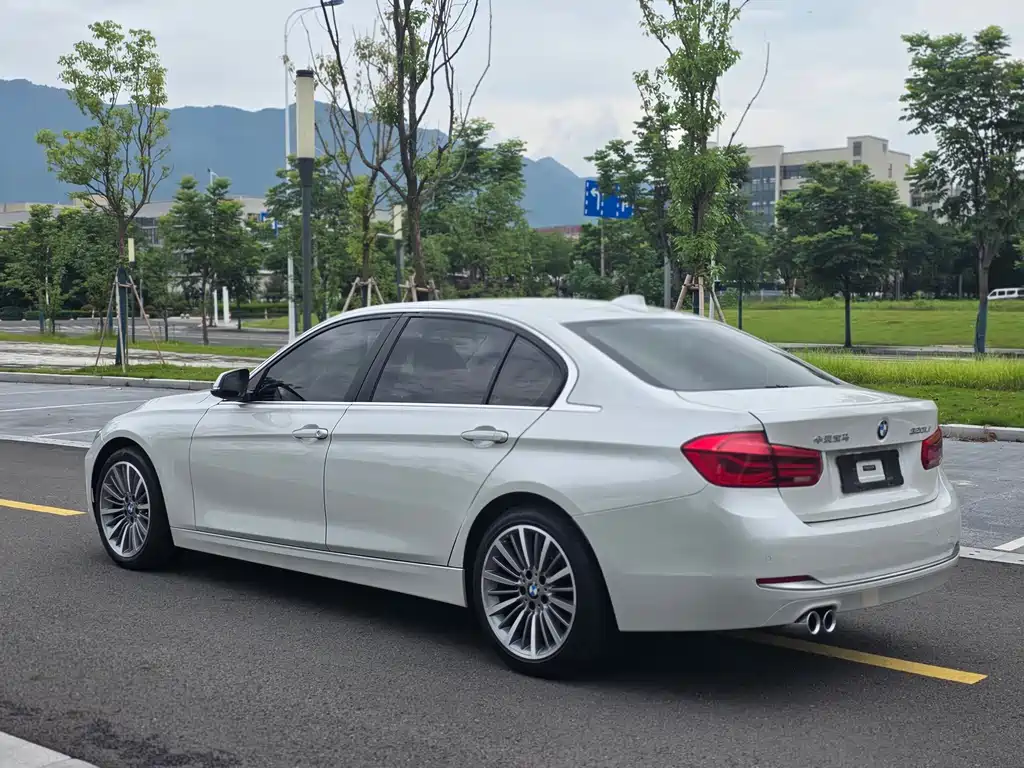 BMW 3 Series 2019 — фото 4