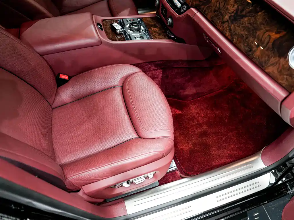 Rolls-Royce Ghost 2017 — фото 9