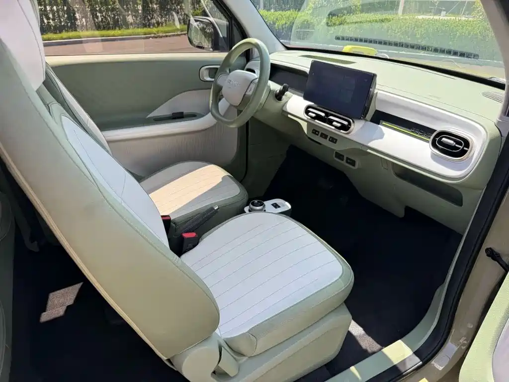 Geely Galaxy Panda 2025 — фото 12