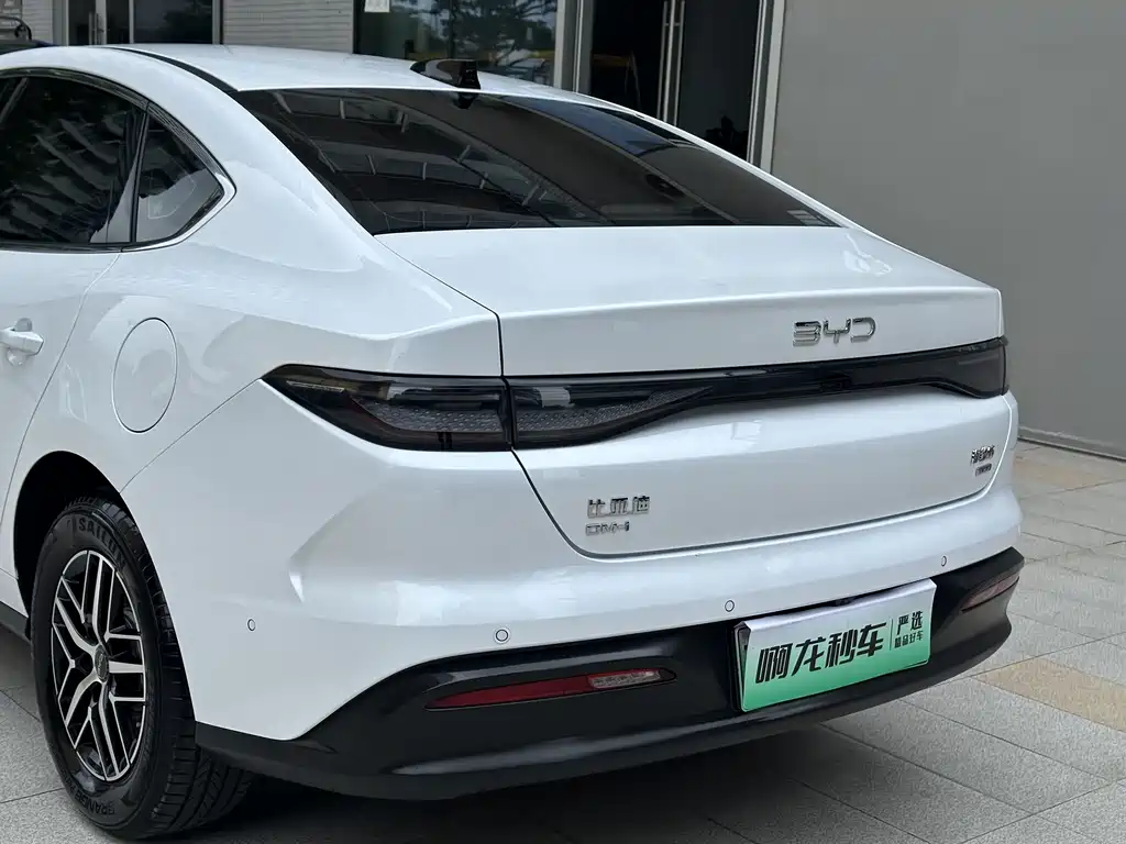 BYD Seal 05 DM-i 2025 — фото 16