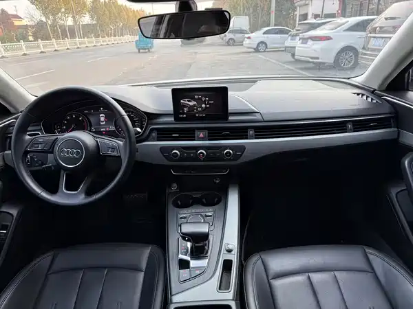 Audi A4L 2018