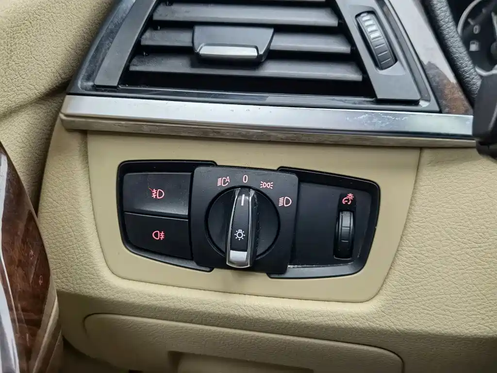 BMW 3 Series 2013 — фото 21