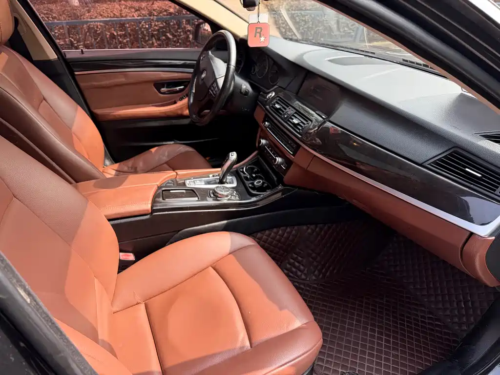 BMW 5 Series 2013 — фото 17