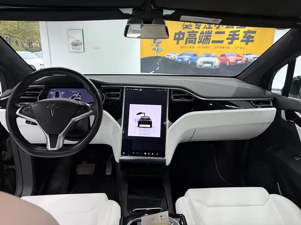 Tesla Model X 2018 — фото 7