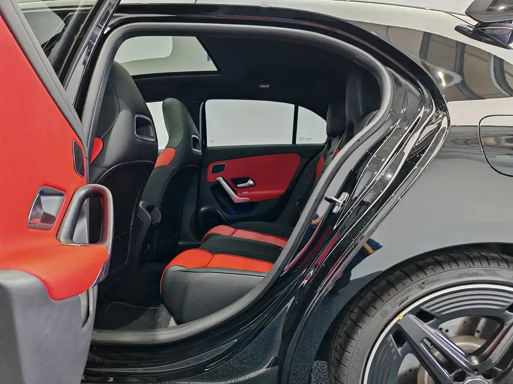 Mercedes-Benz A-Class AMG 2025 — фото 12