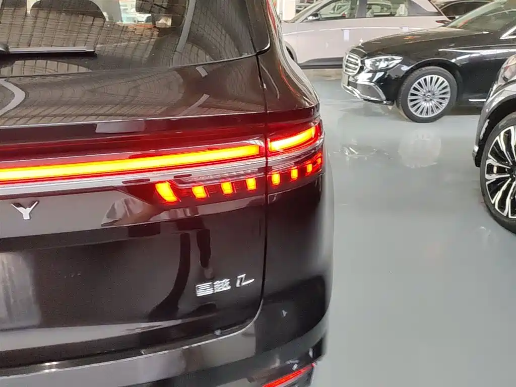 Geely Xingyue L 2025 — фото 8