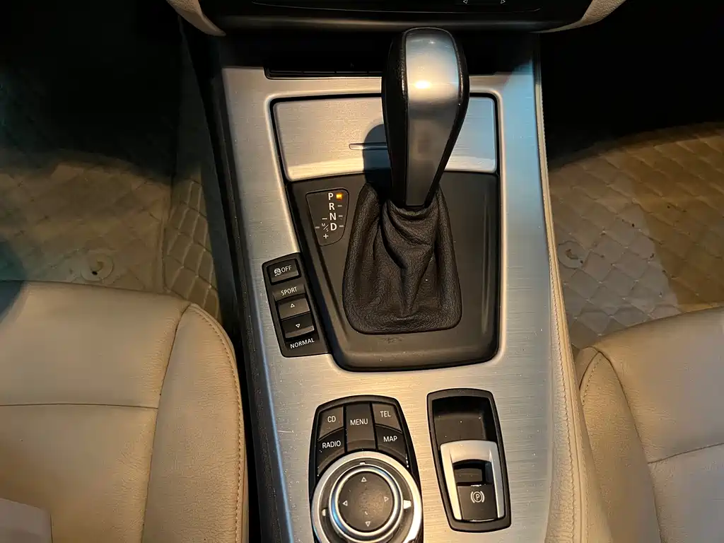 BMW Z4 2010 — фото 10