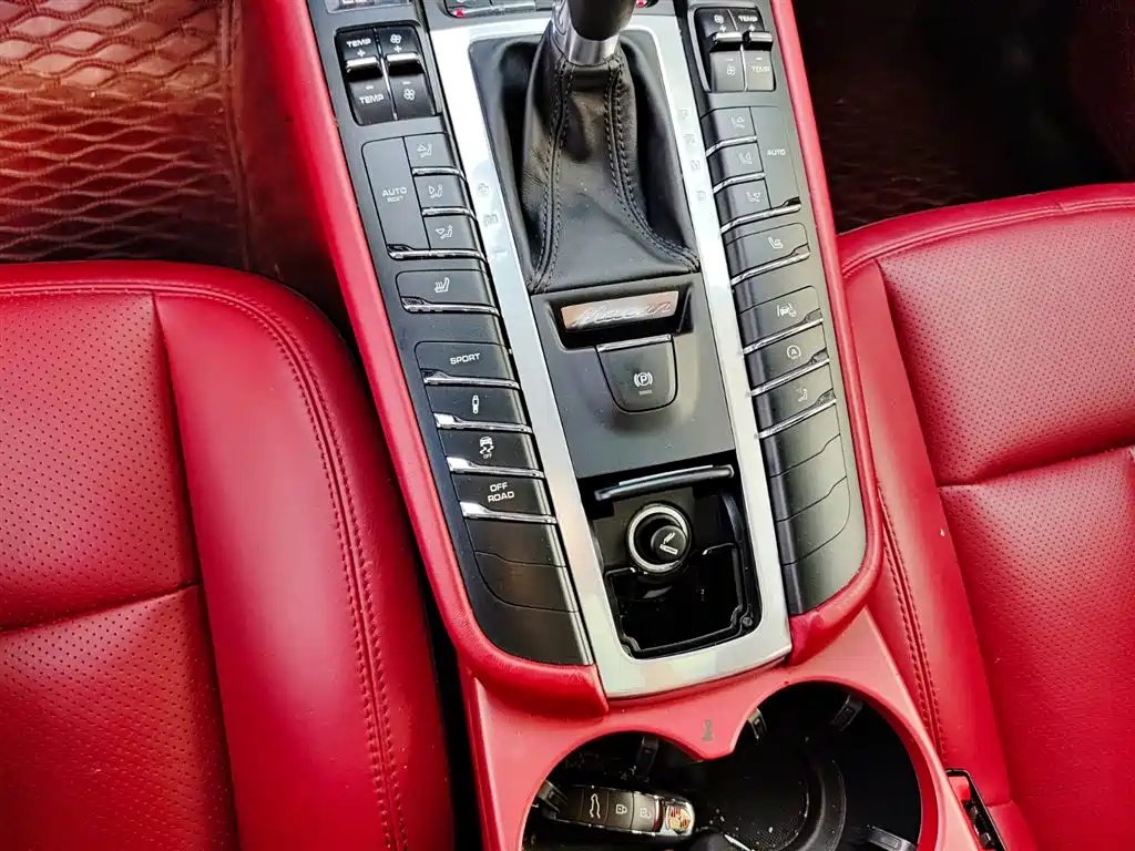 Porsche Macan 2021 — фото 9