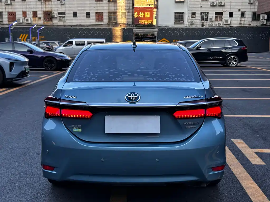 Toyota Corolla 2015 — фото 12