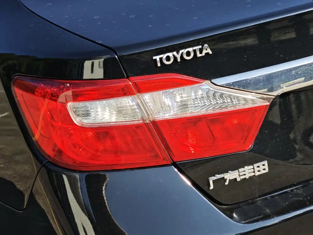 Toyota Camry 2014 — фото 13