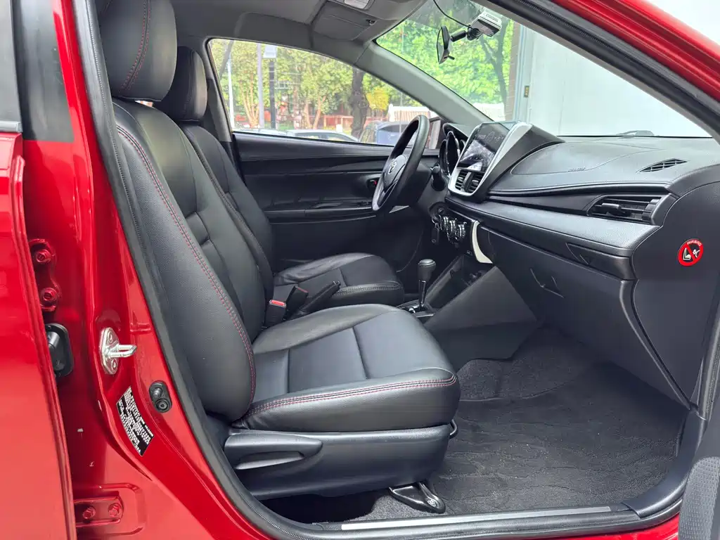 Toyota Yaris L 2017 — фото 9