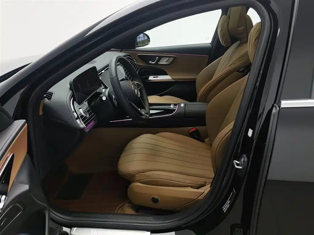 Mercedes-Benz E-Class 2025 — фото 10