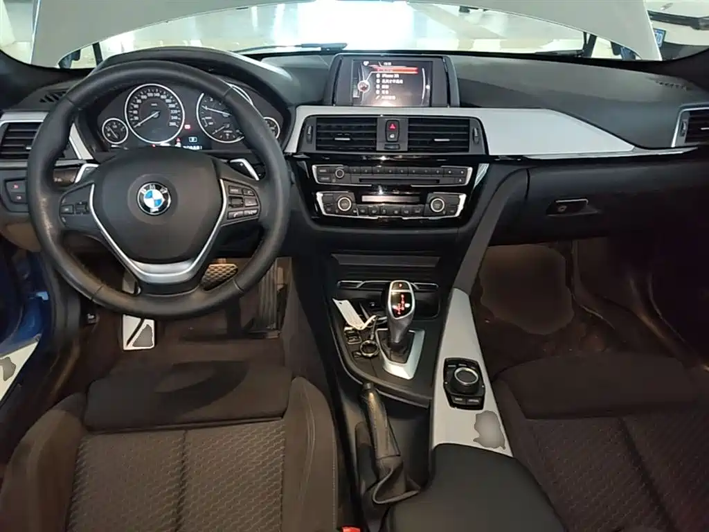 BMW 3 Series 2017 — фото 10
