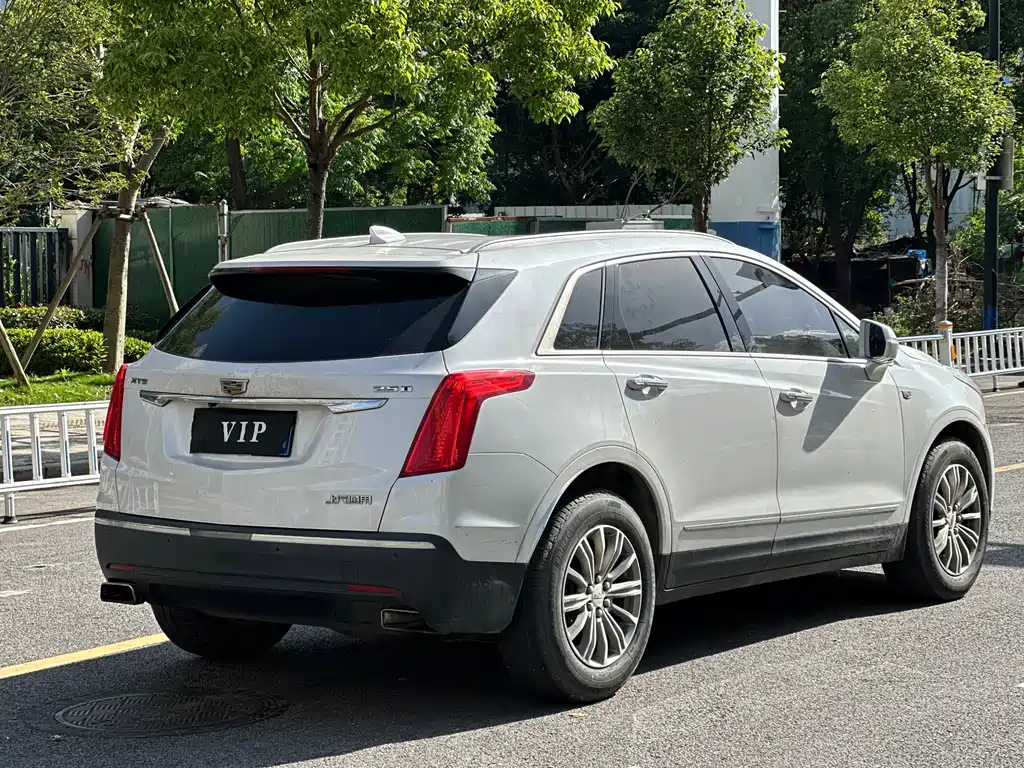 Cadillac XT5 2018 — фото 13