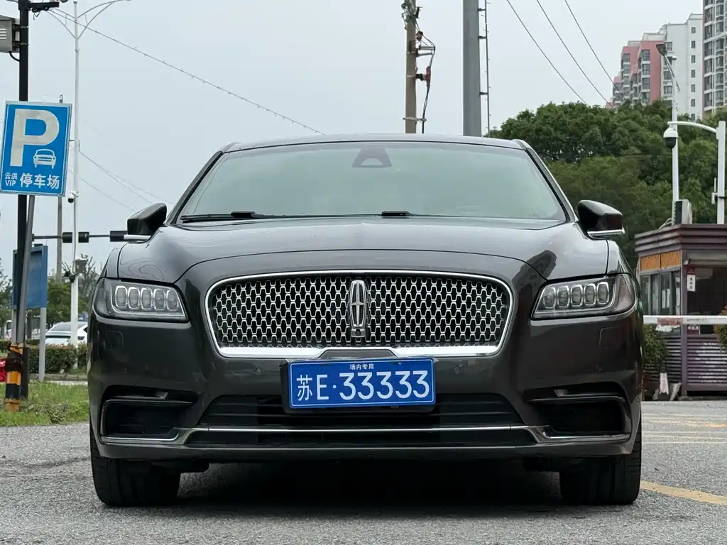 Lincoln Continental 2018 — фото 1