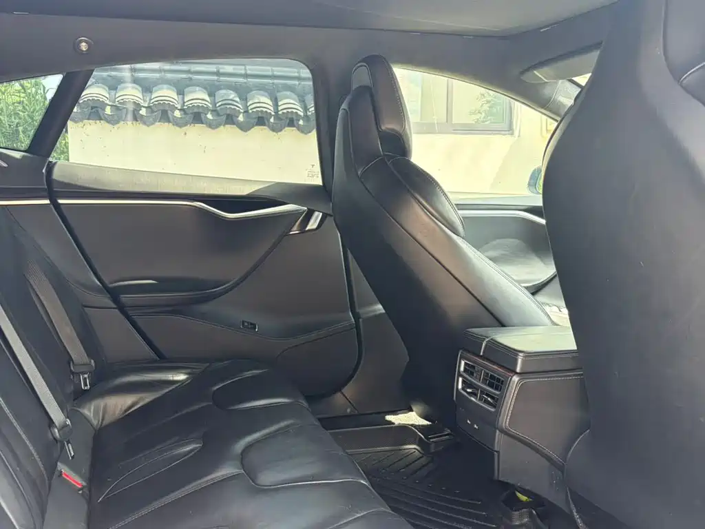 Tesla Model S 2017 — фото 14