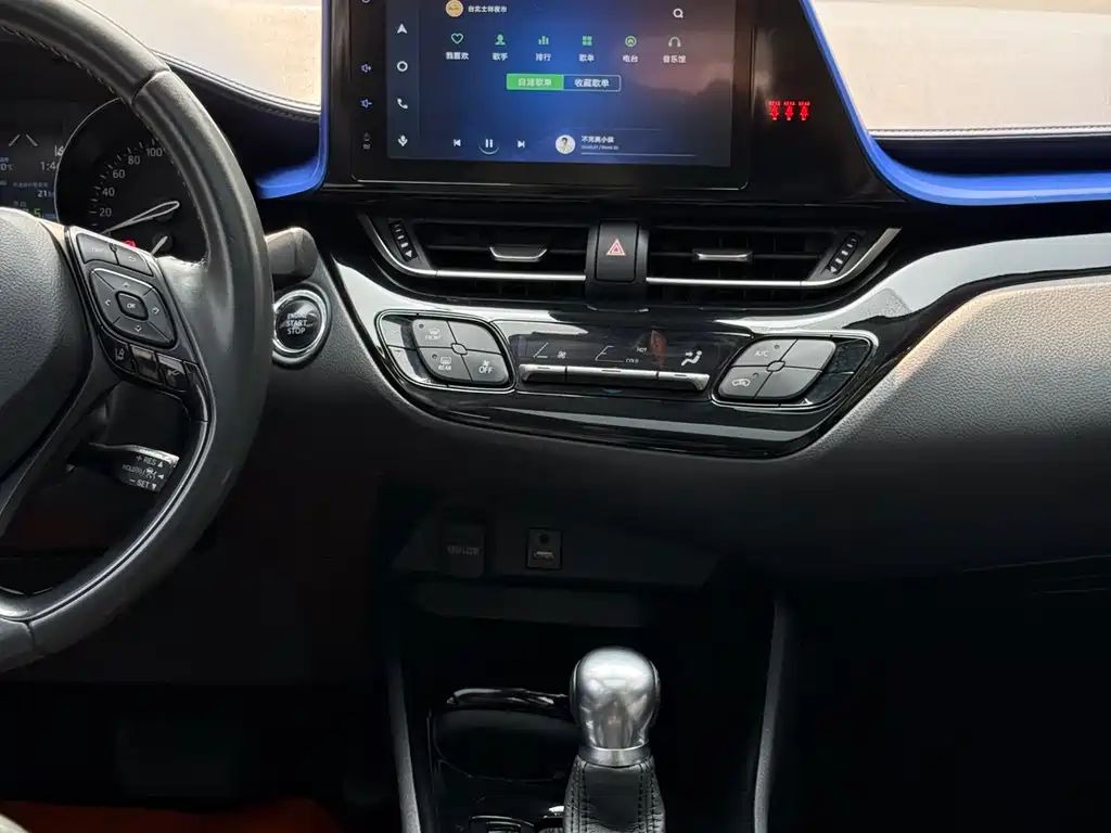 Toyota C-HR 2022 — фото 23