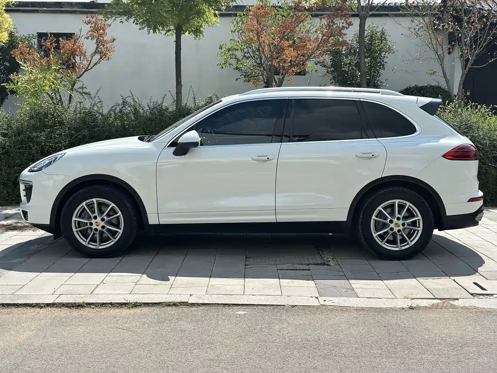 Porsche Cayenne 2015 — фото 14