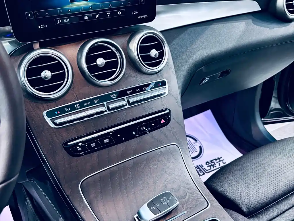 Mercedes-Benz GLC 2020 — фото 8