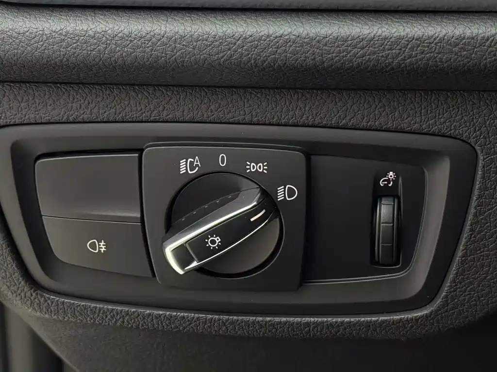 BMW 1 Series 2022 — фото 21