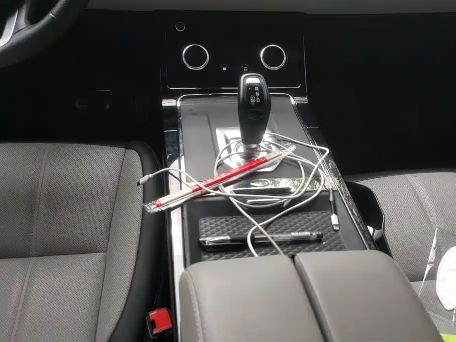 Land Rover Evoque 2021 — фото 16