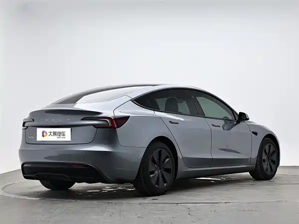 Tesla Model 3 2025