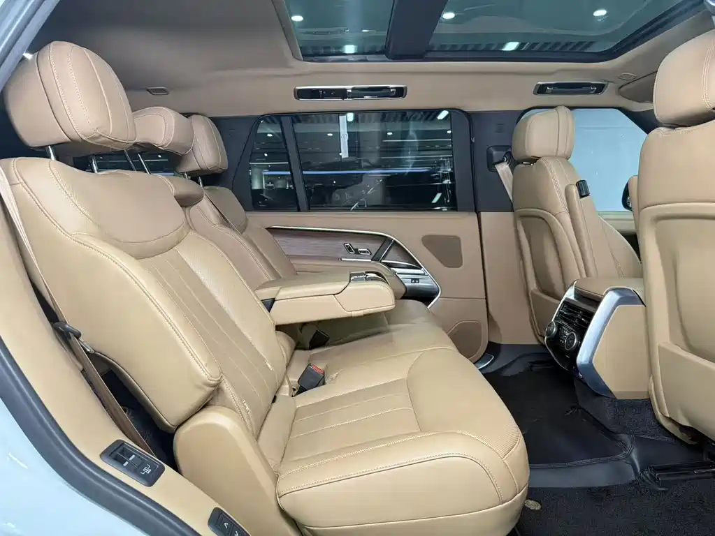 Land Rover Range Rover 2024 — фото 13