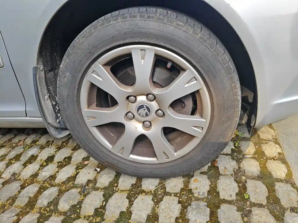Skoda Octavia 2015 — фото 23