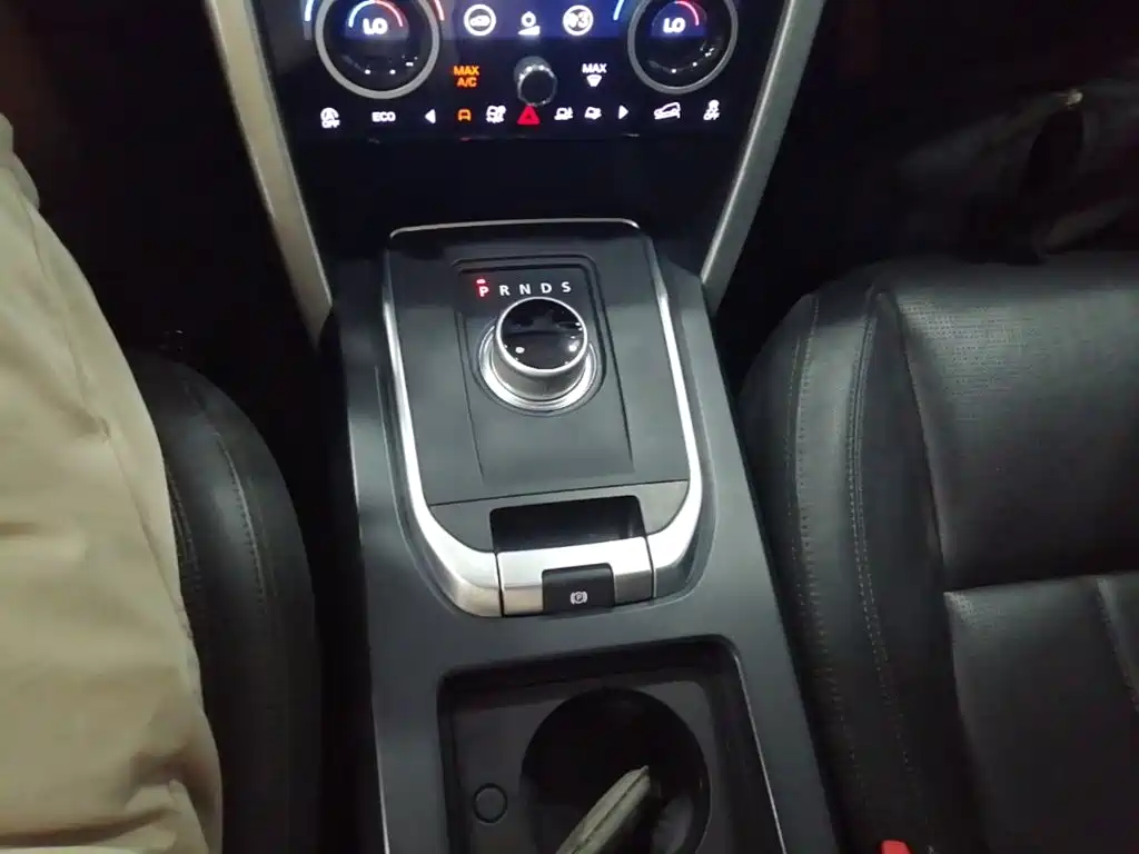Land Rover Discovery Sport 2016 — фото 14