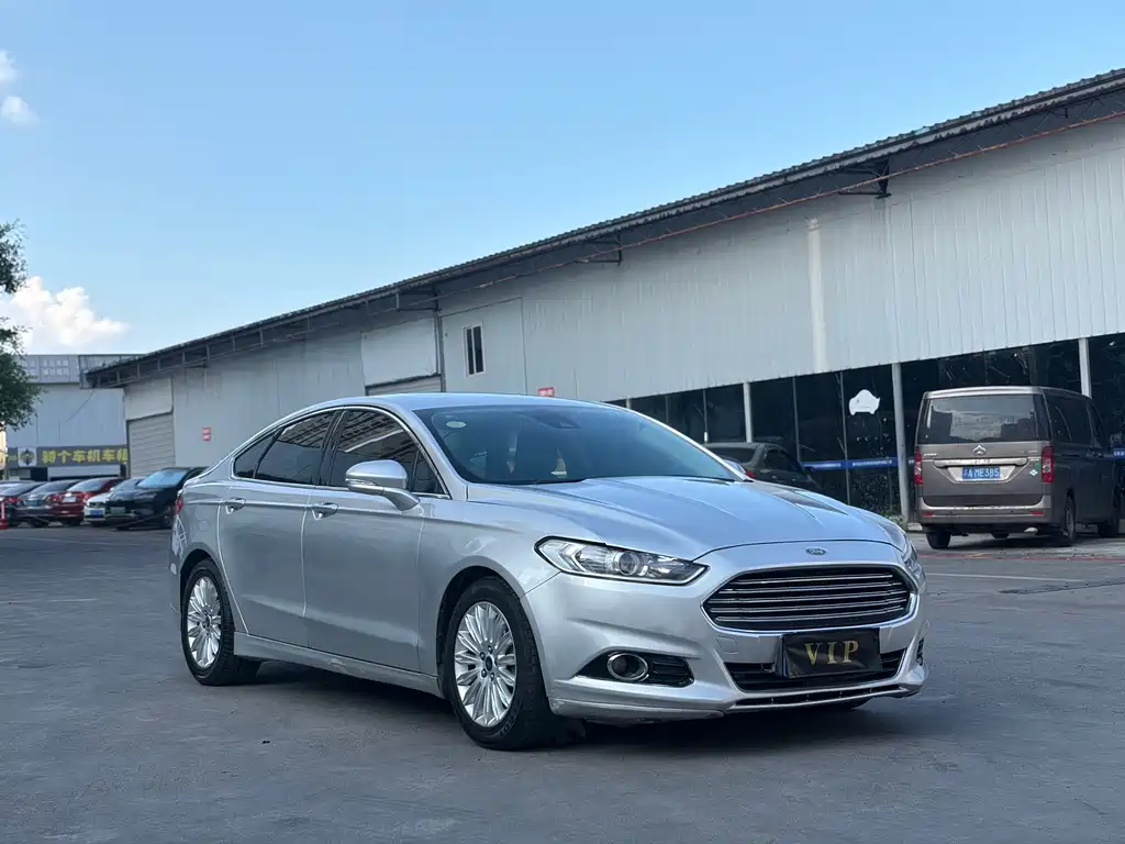 Ford Mondeo 2014 — фото 1