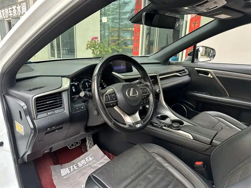 Lexus RX 2018 — фото 10