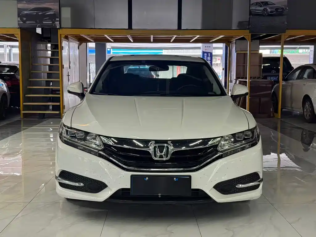 Honda Spirior 2017 — фото 3