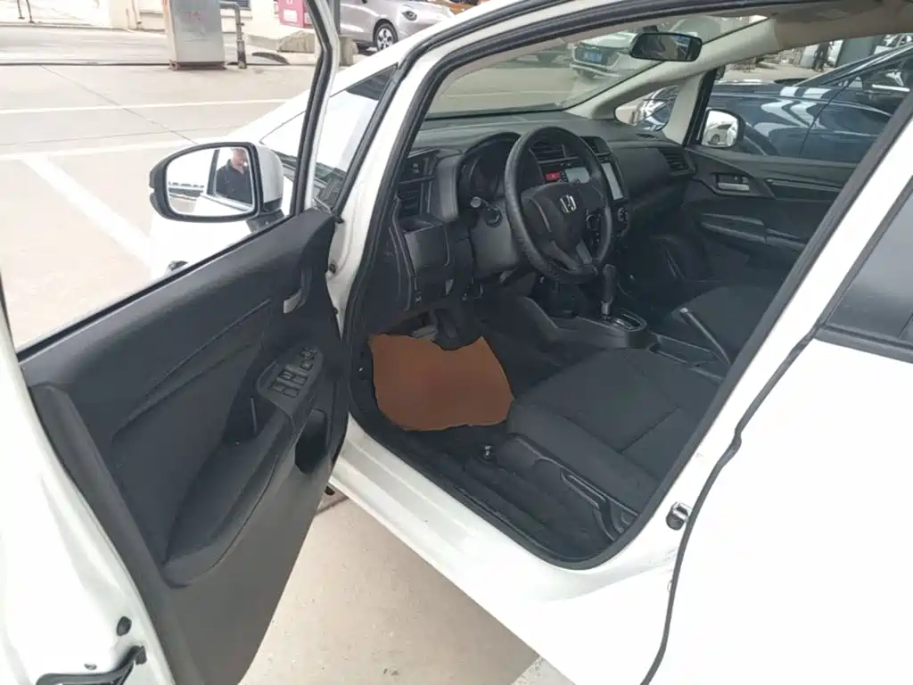 Honda Fit 2015 — фото 15