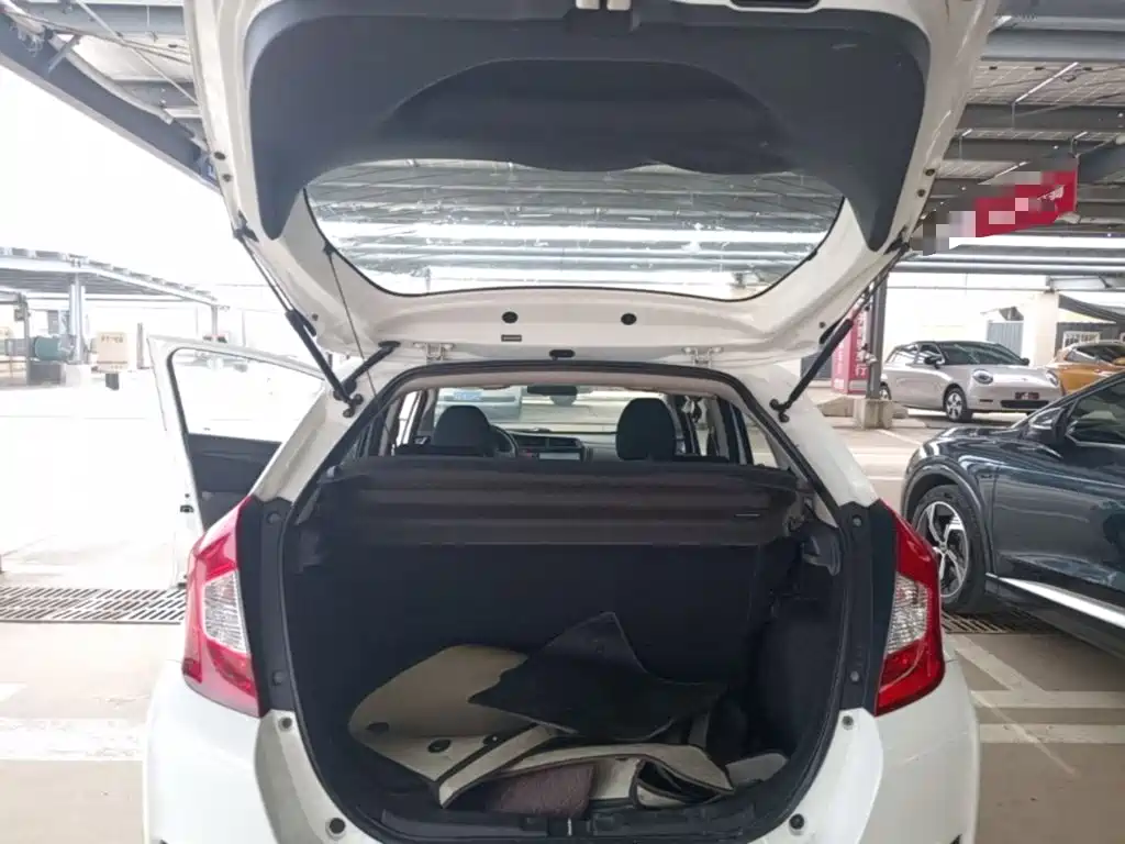 Honda Fit 2015 — фото 19