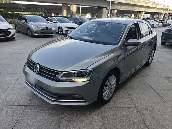 Volkswagen Sagitar 2016