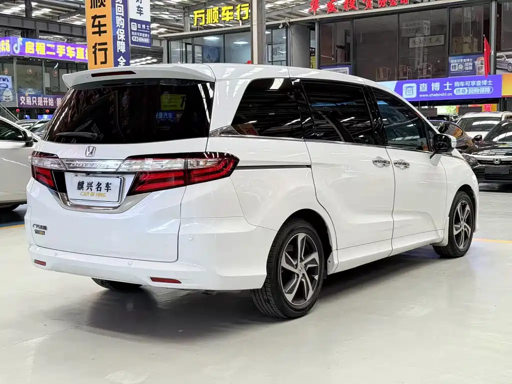 Honda Odyssey 2017 — фото 6