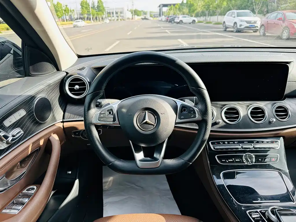 Mercedes-Benz E-Class 2017 — фото 9