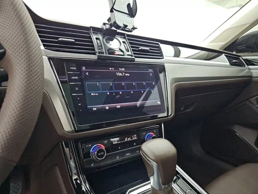 Volkswagen Phideon 2021 — фото 10