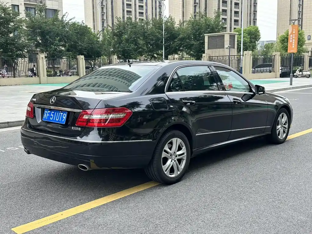 Mercedes-Benz E-Class 2012
