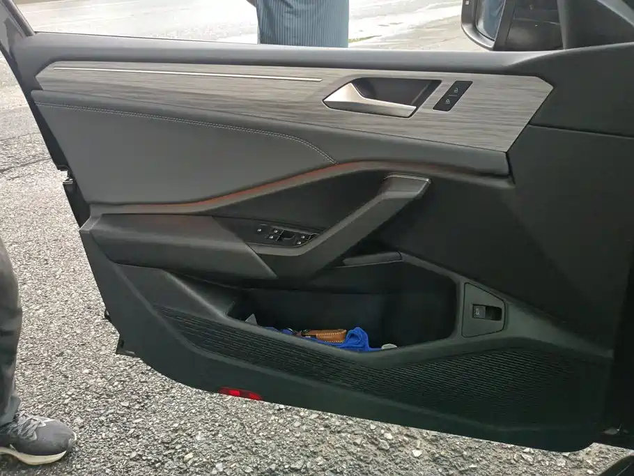 Volkswagen Sagitar 2024