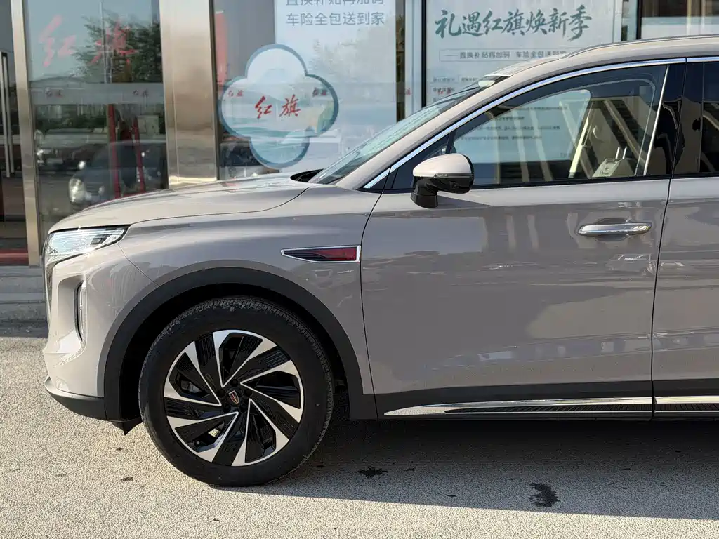 Hongqi HS7 PHEV 2024 — фото 3