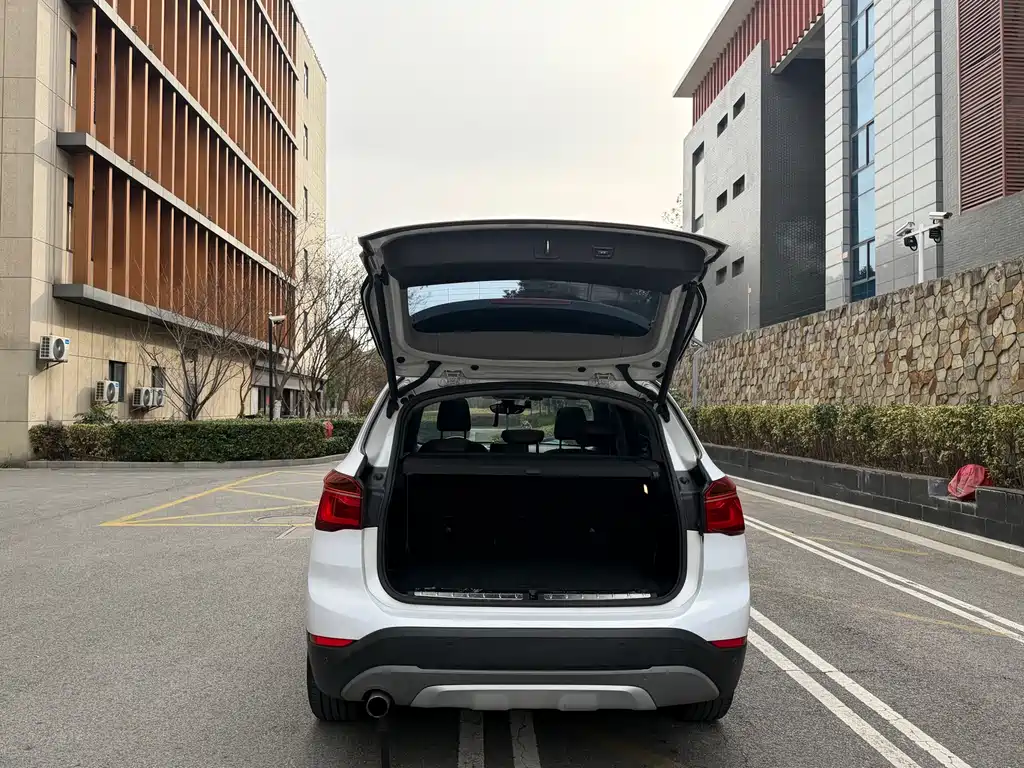 BMW X1 2018 — фото 11