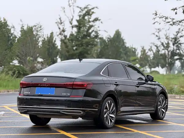 Volkswagen Passat 2022