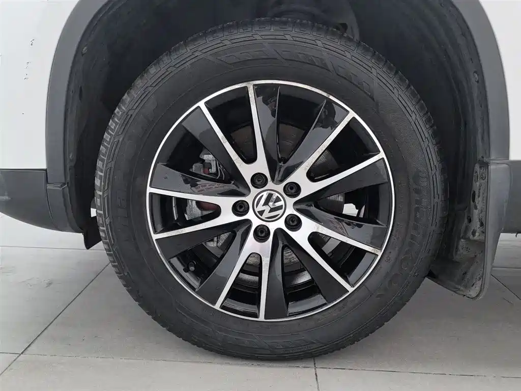 Volkswagen Tiguan 2015 — фото 17