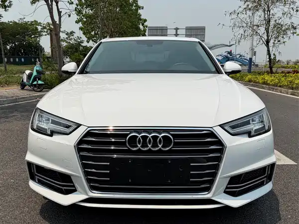 Audi A4L 2019
