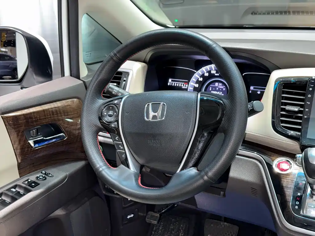 Honda Odyssey 2017 — фото 12